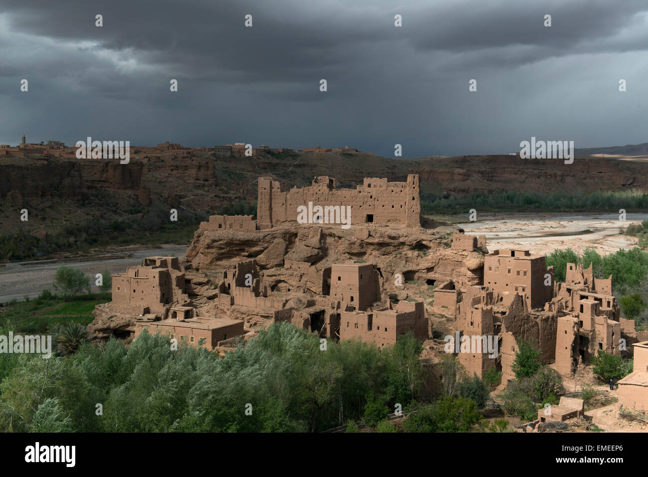 Alten Kasbah, gepackte Erde in Kelaa M'Gouna Dades Fluss gemacht.  Hoher Atlas, Marokko. Stockfoto