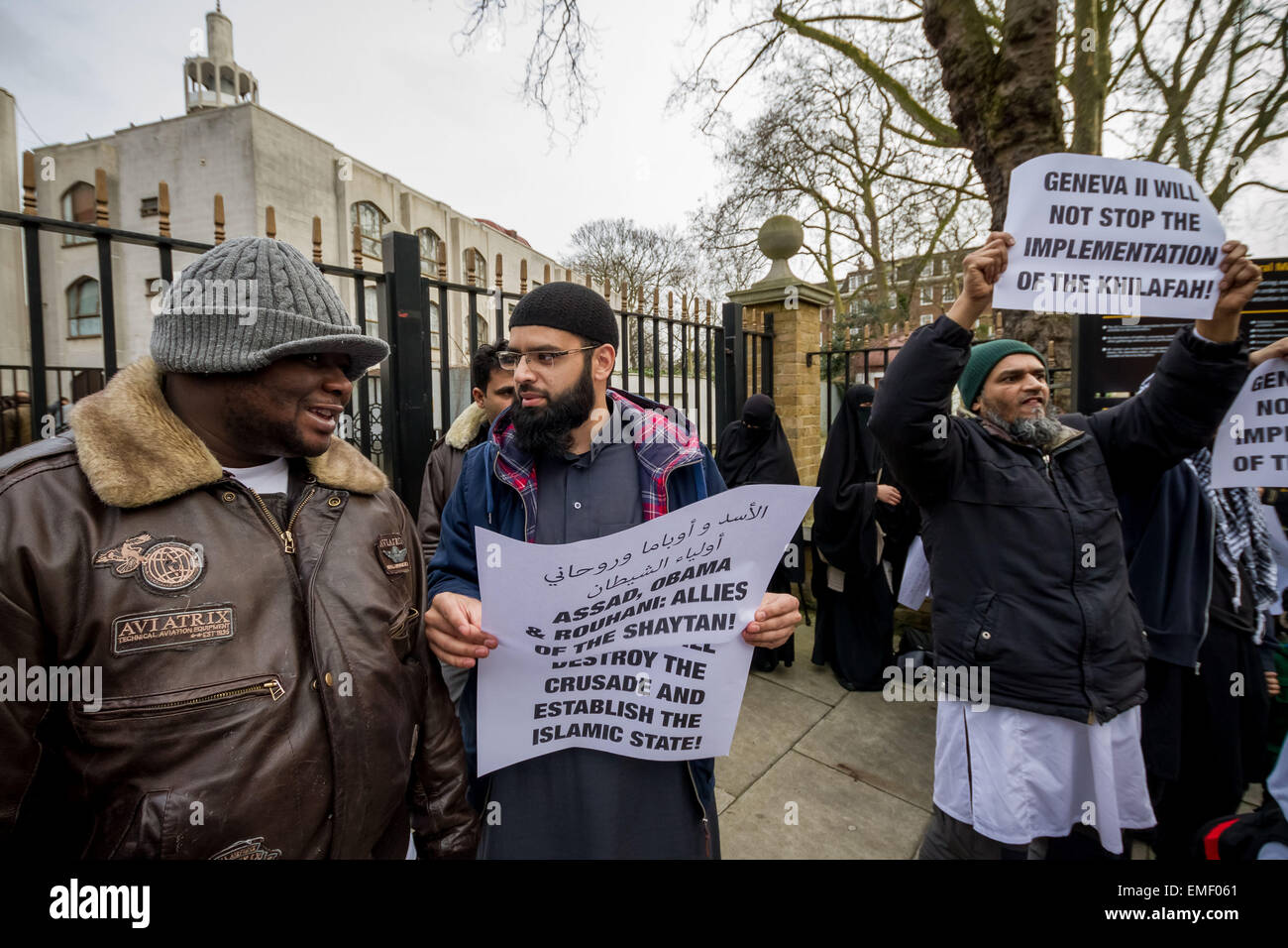 Datei-IMAGES: London, UK. Januar 2014.  Datei-Images: Islamistische Asif Malik (Mitte) vom letzten Protest außerhalb Regents Park Moschee im Januar 2014 wurde verhaftet, in Ankara, Türkei-Credit: Guy Corbishley/Alamy Live News Stockfoto