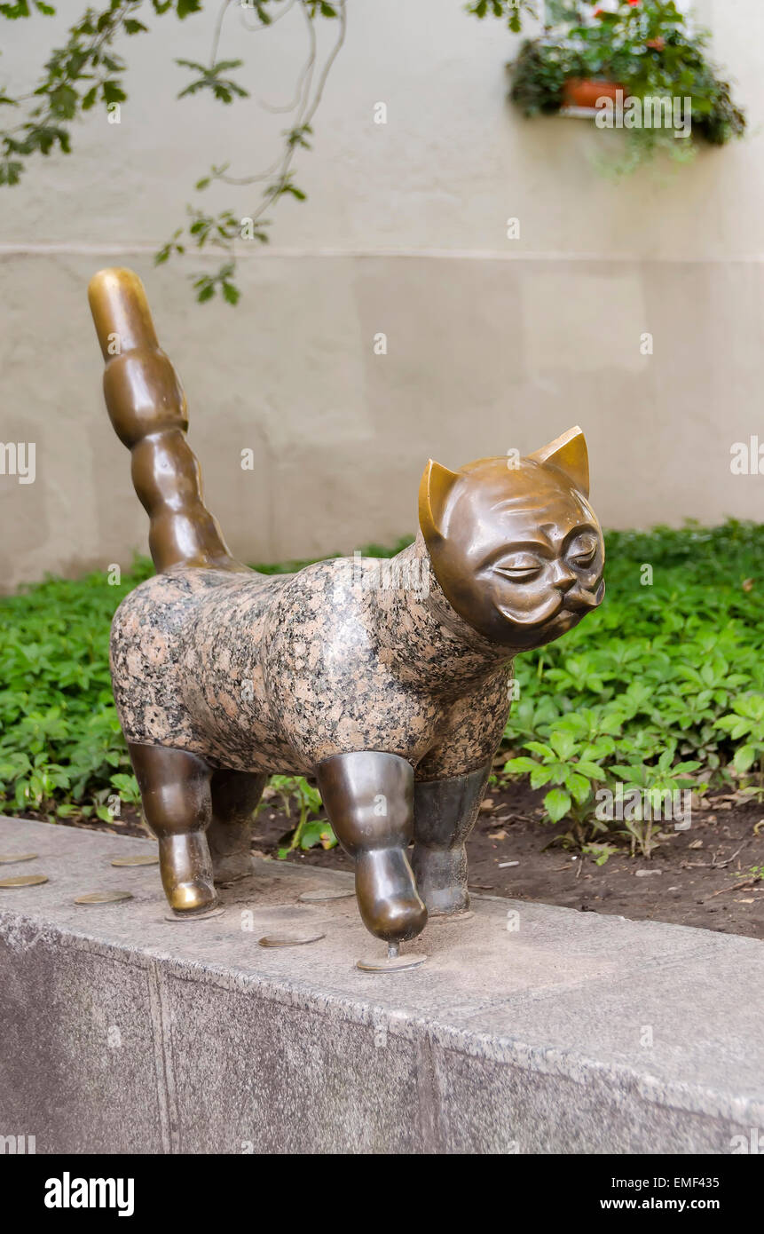 Klaipeda Litauen alte Stadt Katze mit Gesicht einer Gentleman zauberhafte Skulptur Stockfoto