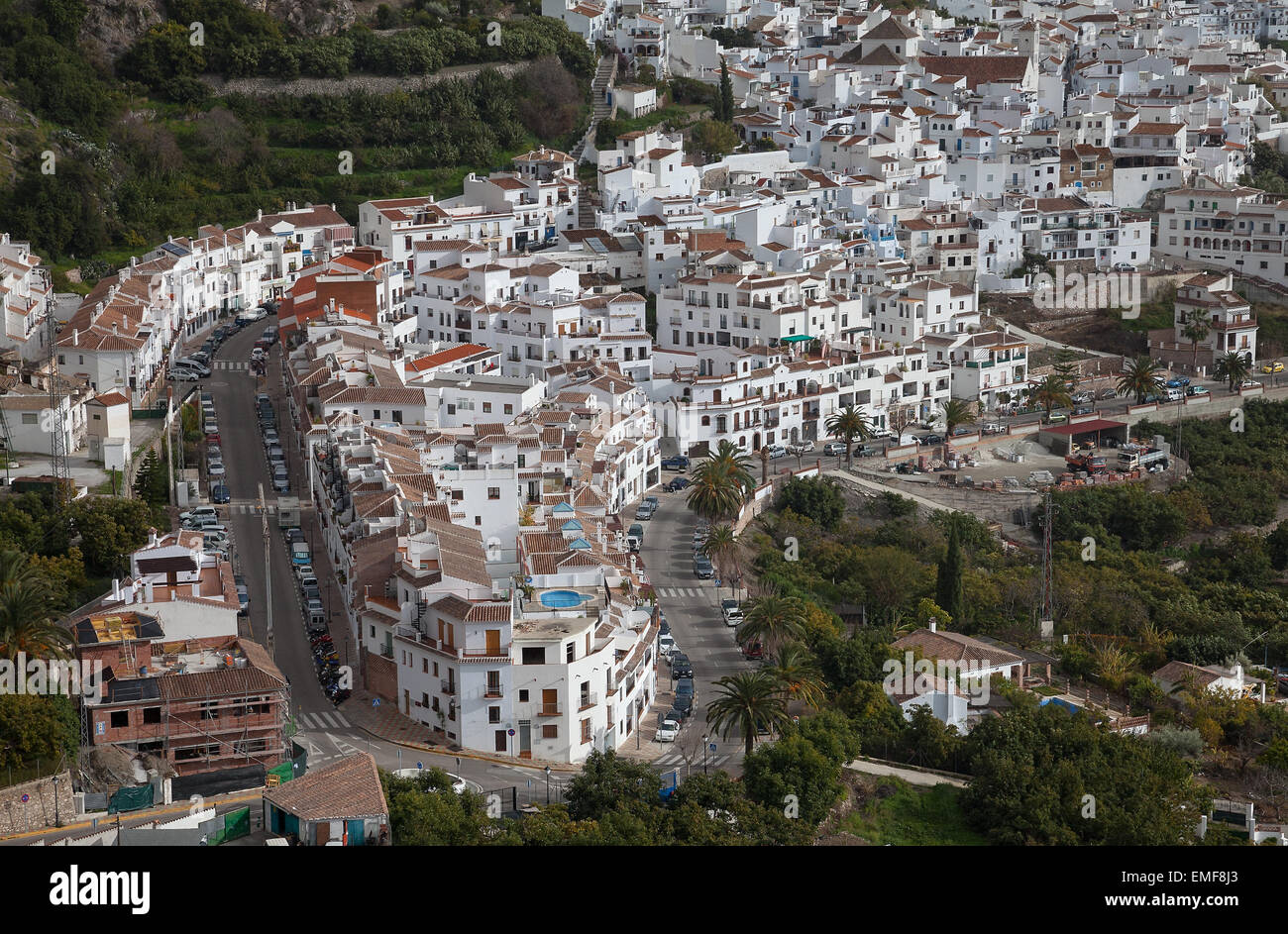 Frigiliana der Klassiker und die schönsten Spanisc alten weißen Dorf aus der Vogelperspektive anzeigen an der Costa Del Sol. Stockfoto