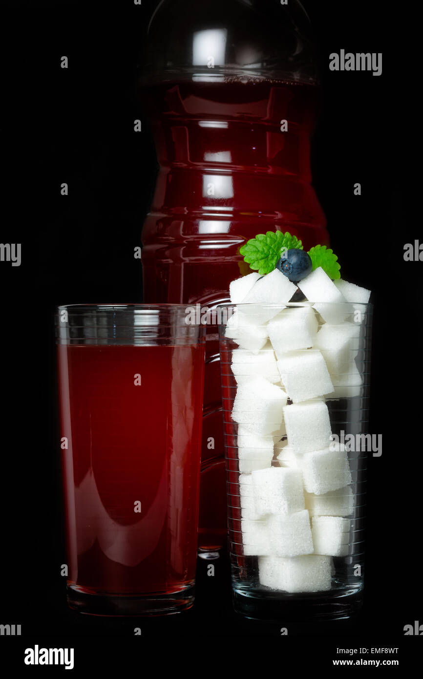 Süße Getränke enthalten große Mengen von Zucker Stockfoto