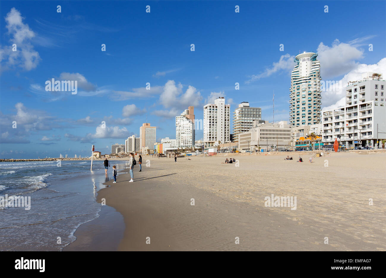 TEL AVIV, ISRAEL - 2. März 2015: Die Küste von Tel Aviv Stockfoto