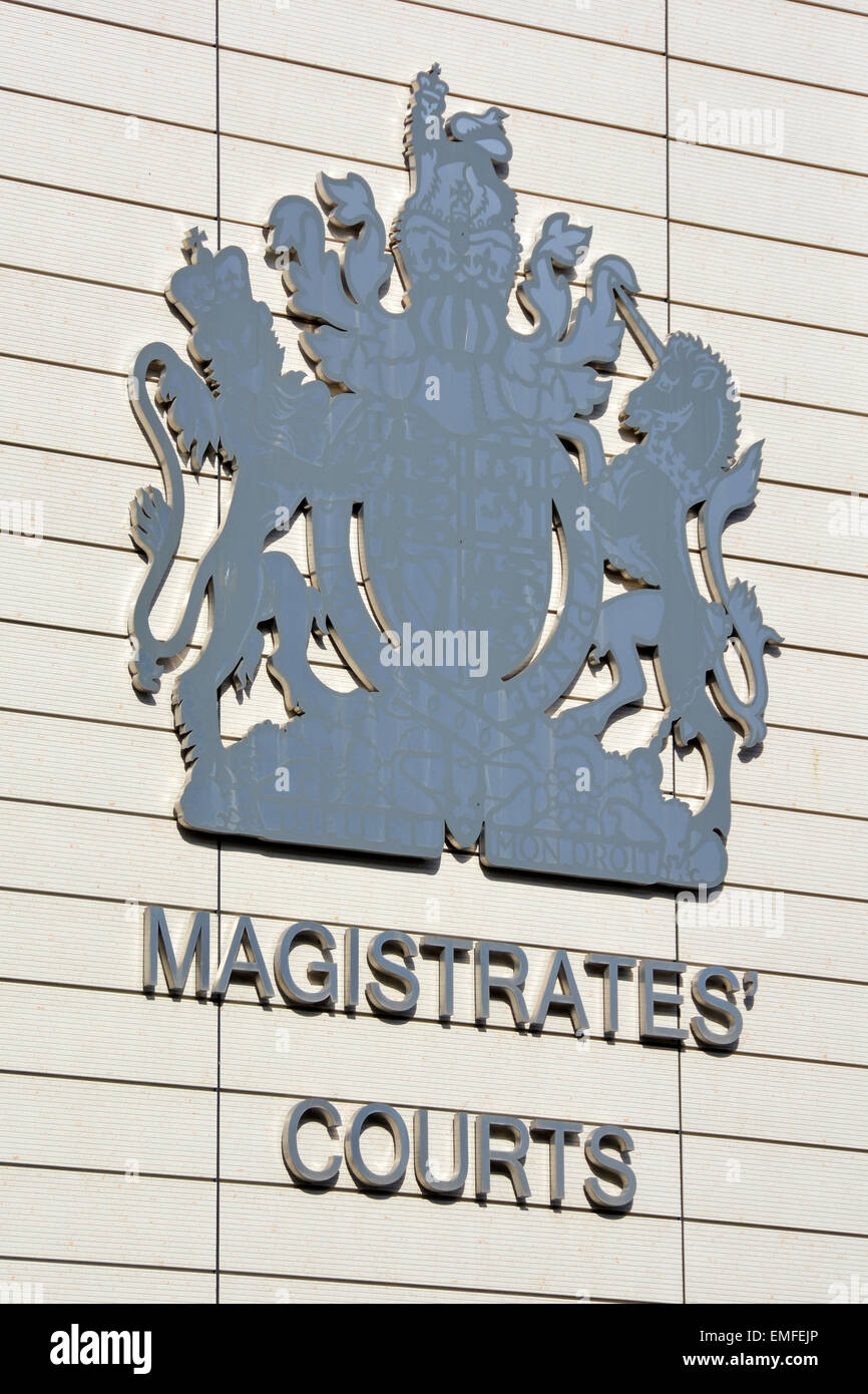 Chelmsford Magistrates Gericht Gebäude Wappen auf Wand Essex England Großbritannien Stockfoto