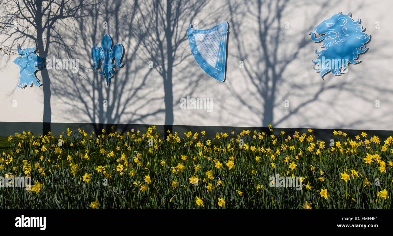 Plaketten für die vier "Häuser" von der 73. Goodwood GRRC Mitgliederversammlung, Sussex, UK Stockfoto