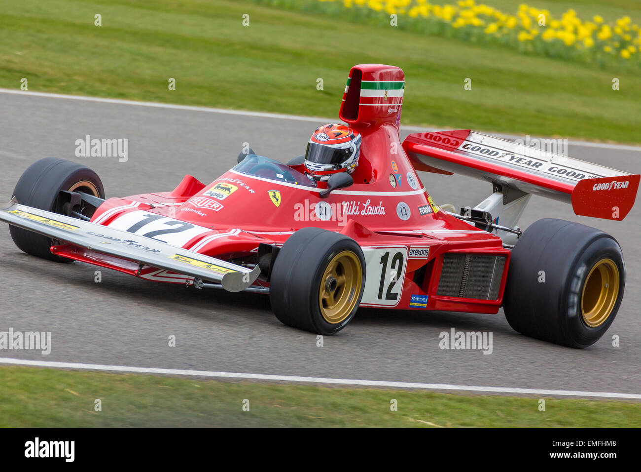Ex-Niki Lauda 1975 Ferrari 312T "hoch-Airbox", mit Fahrer Richard Mille, 2015 73. Goodwood Mitgliederversammlung, Sussex, UK. Stockfoto