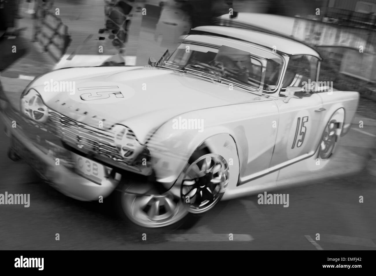 1964 Triumph TR4, Fahrer Paul Chase-Gardener, Les Leston Cup Racer 2015 73. Goodwood Mitgliederversammlung, Sussex, UK. Multi-Frame. Stockfoto