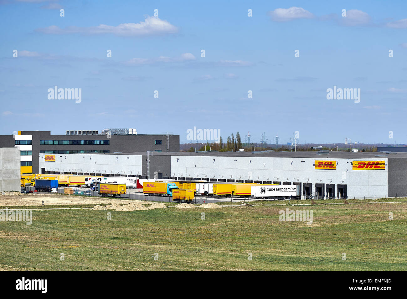 Brüssel, Belgien - 18. April 2015: DHL express Europa-Hauptsitz in Diegem in Brüssel in der Nähe des nationalen Flughafens von Brüssel werden Stockfoto