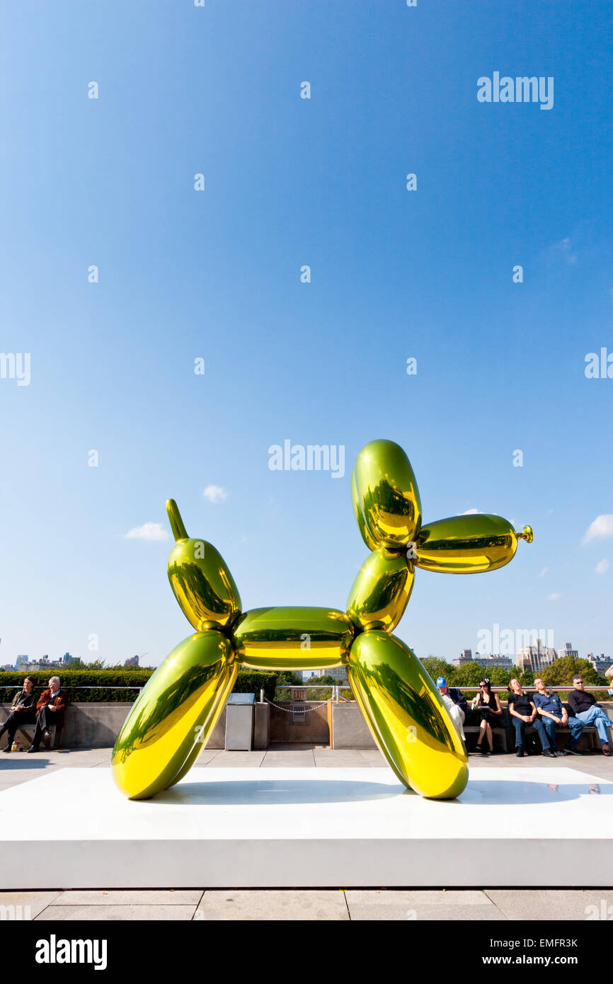 Ballon-Hund an Jeff Koons auf dem Dach des Metropolitan Museum of Art in New York City im Oktober 2008 Stockfoto