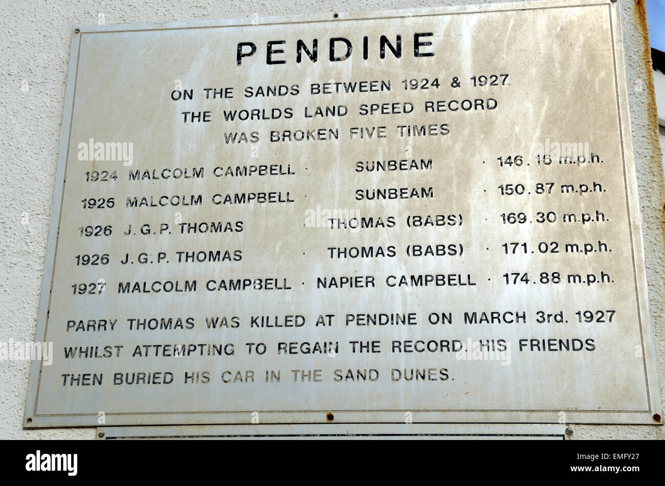 Gedenktafel für die Geschwindigkeitsrekorde auf Pendine Sands zwischen 1924 und 1927 Carmarthenshire Wales Stockfoto