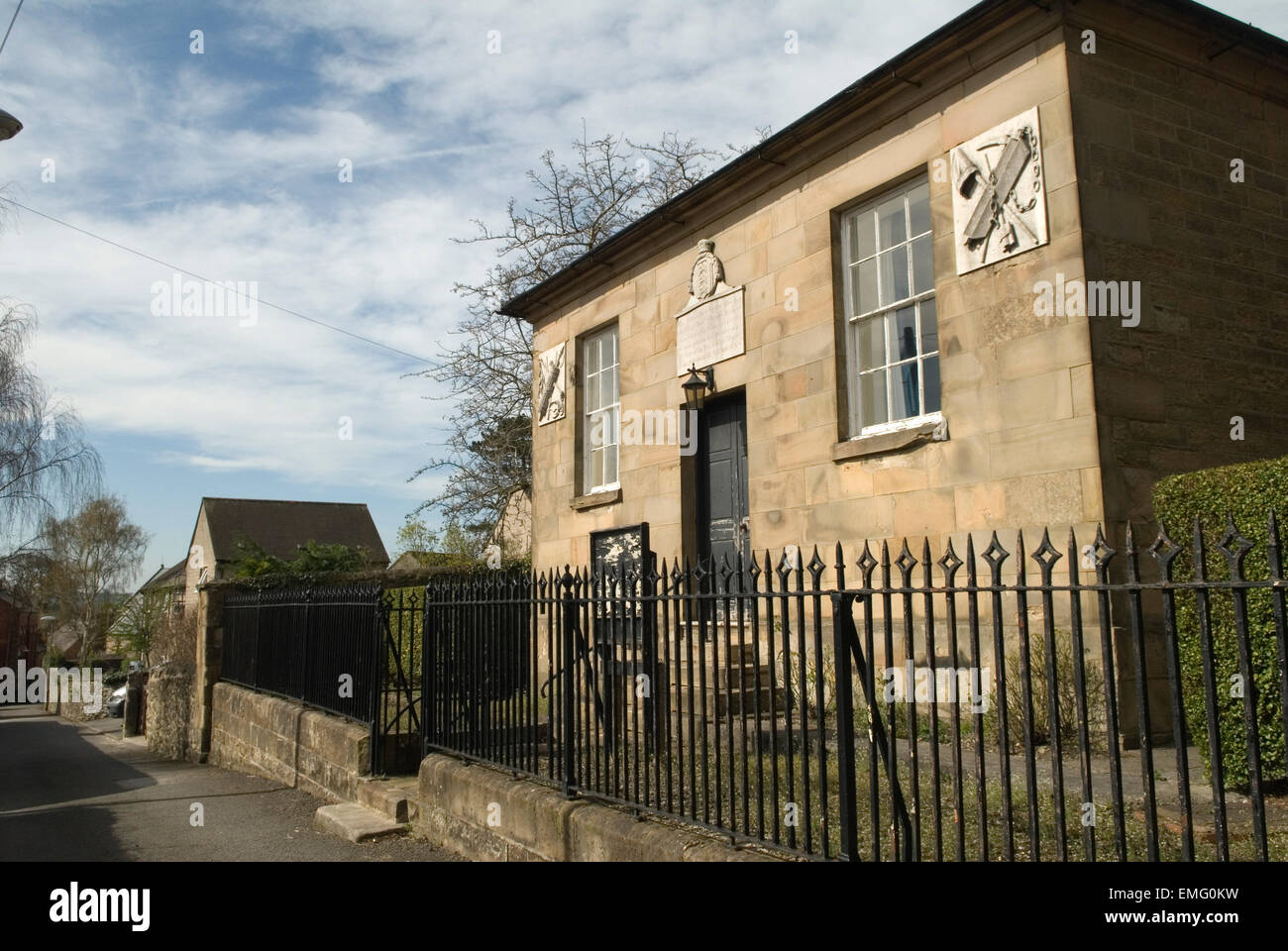 Moot Hall Chapel Lane Wirksworth ist ein denkmalgeschütztes Gebäude. Der Treffpunkt des Great Barmote Court war ein Gremium, das gegründet wurde, um die lokale Bleibergbauindustrie im Peak District zu regulieren. Wordsworth, Derbyshire, England, 2015 2010er Jahre Großbritannien HOMER SYKES Stockfoto