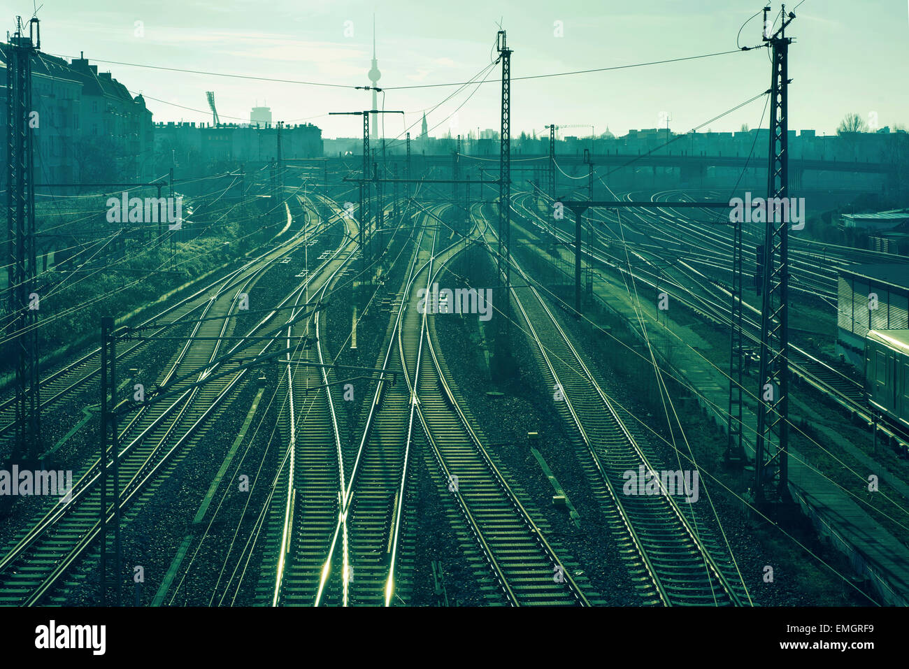 riesiges Schienennetz der deutschen Hauptstadt Stockfoto