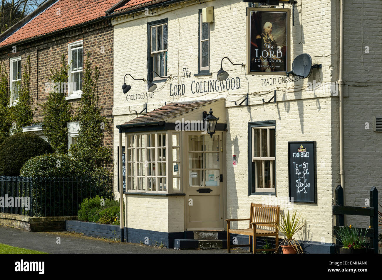 Eintritt in die Lord Collingwood Pub Wirtshaus in Poppleton, York, UK. Eine typisch britische Dorfkneipe Stockfoto