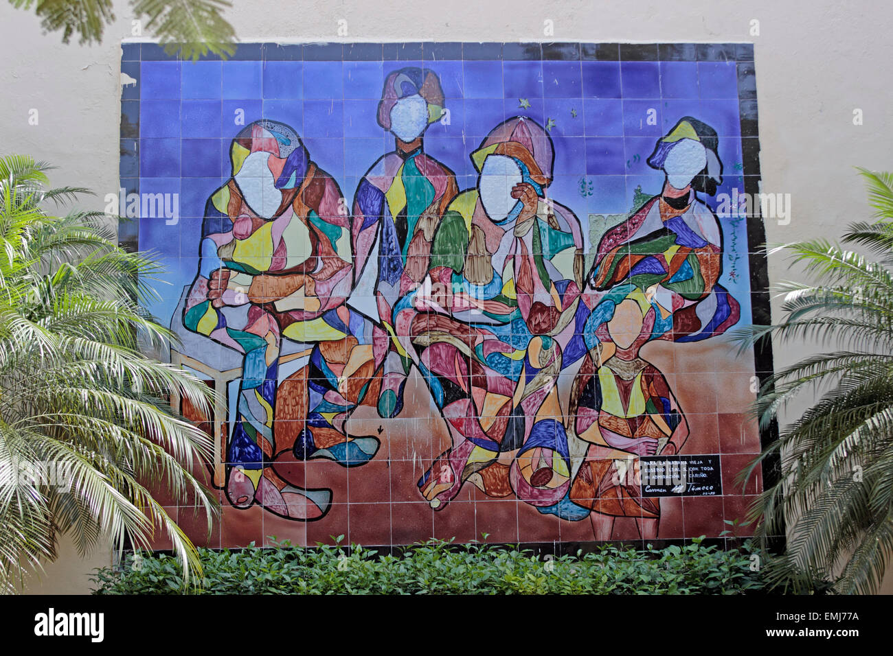 Bunte Fliesen Mosaik an der Wand Park Altstadt Habana Vieja Havanna Kuba Stockfoto