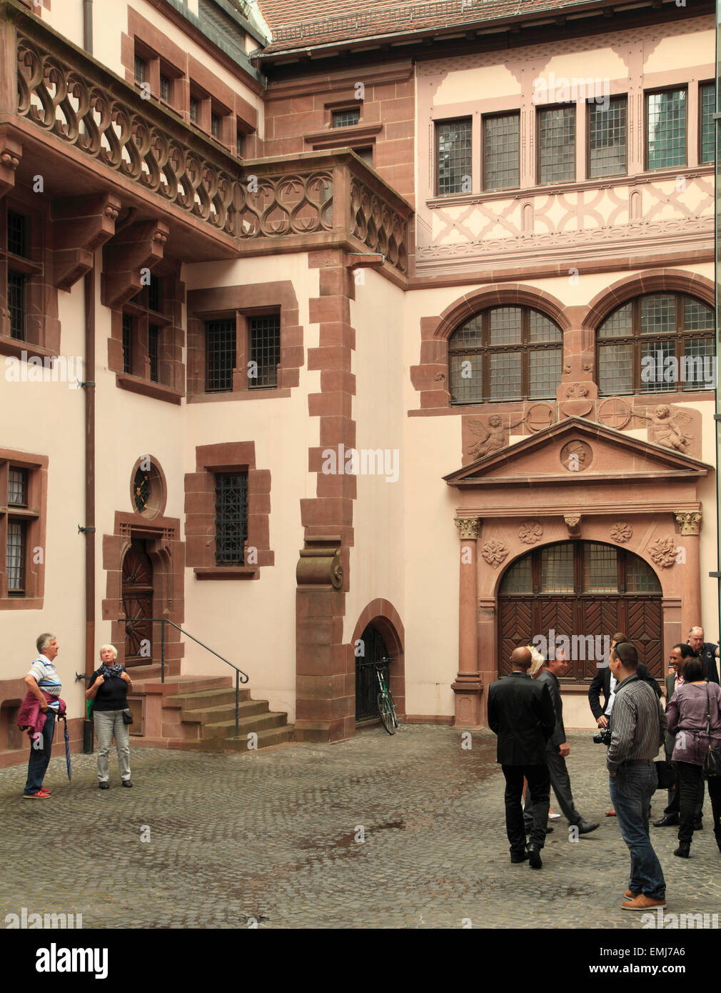 Deutschland-Baden-Württemberg-Freiburg Im Breisgau neue Rathaus Menschen Stockfoto