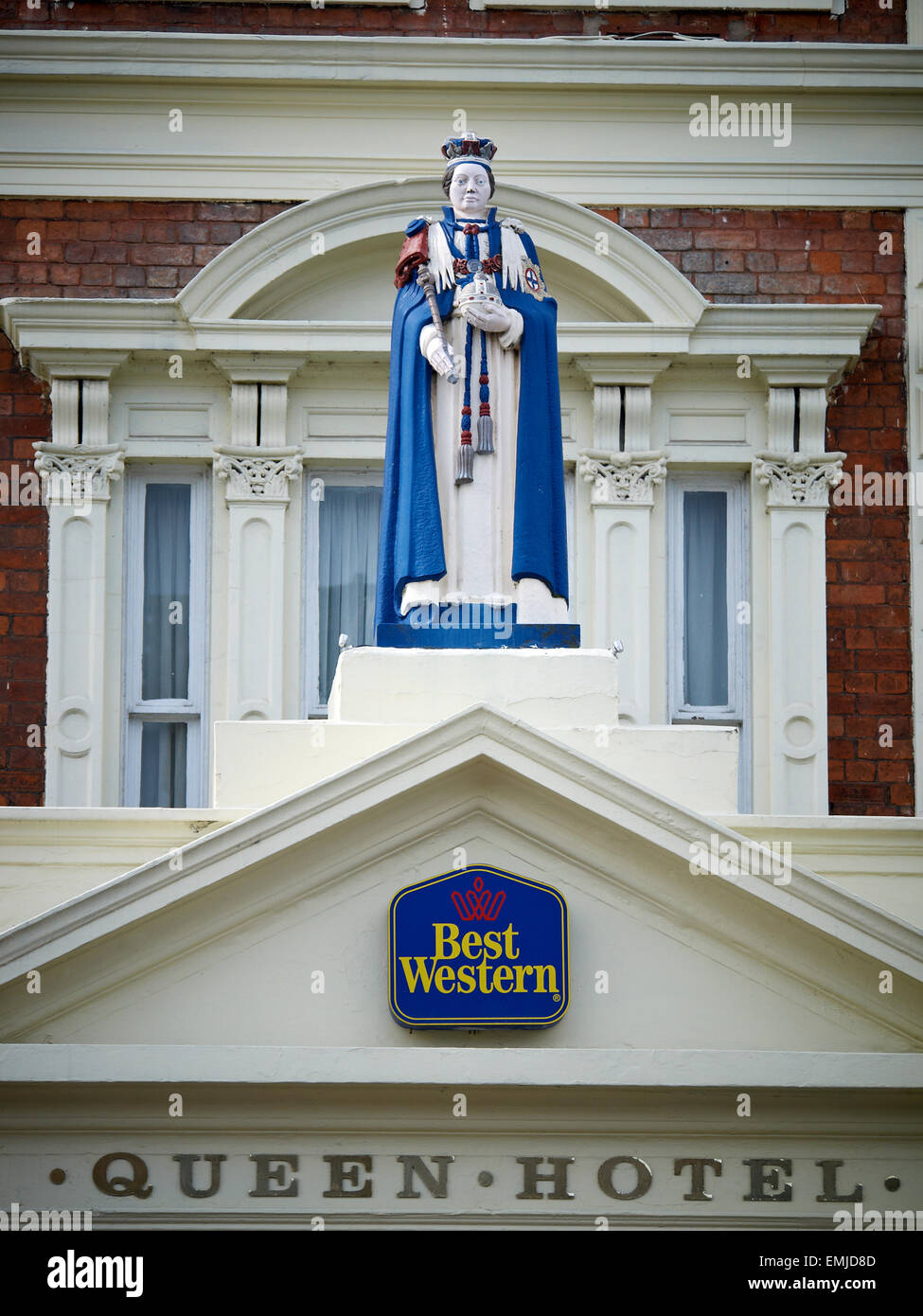 Statue im Queen Hotel in Chester Cheshire UK Stockfoto