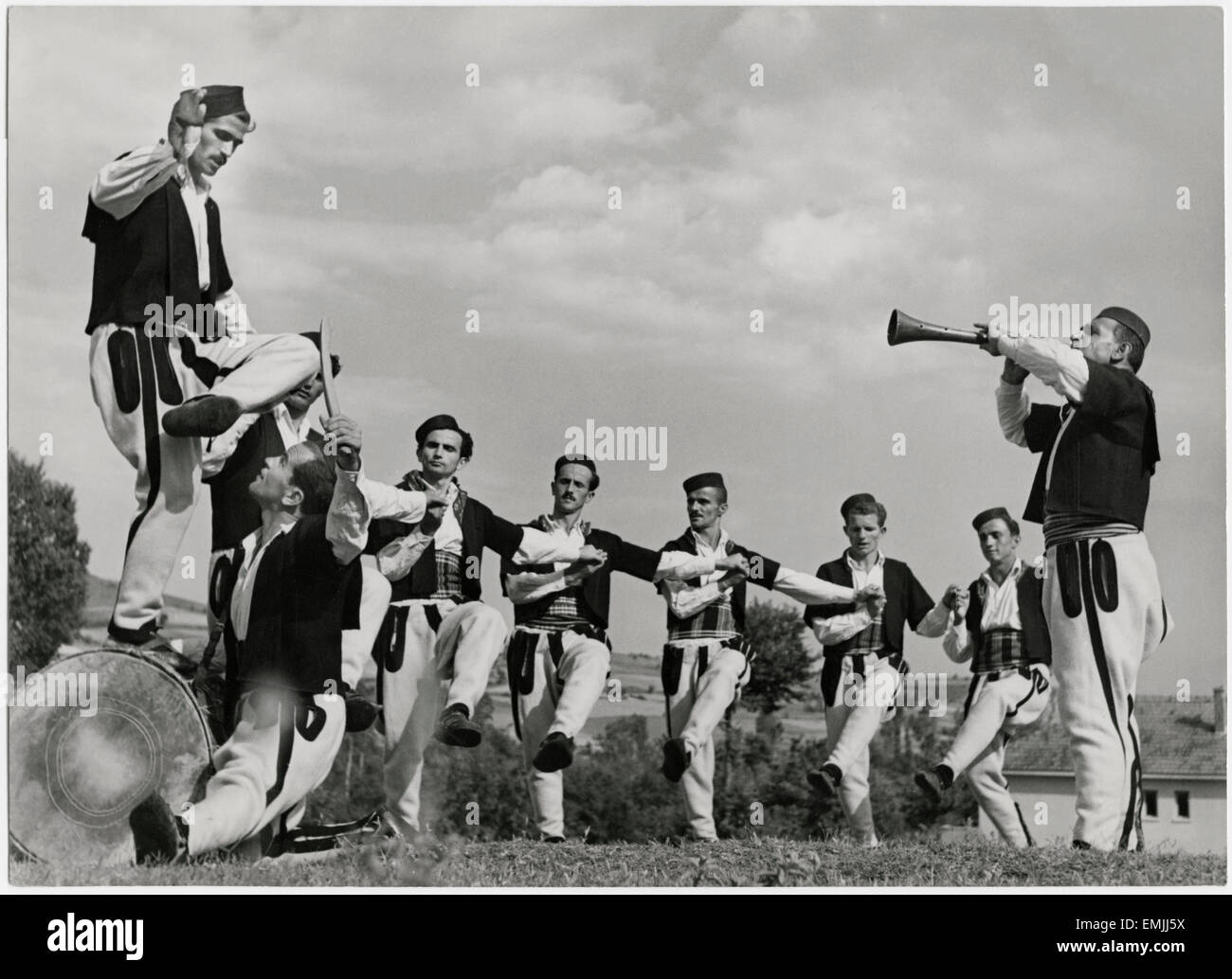 Nationalballett Folk, die Durchführung von Teskoto, mazedonische Volkstanz, Jugoslawien, ca. 1955 Stockfoto