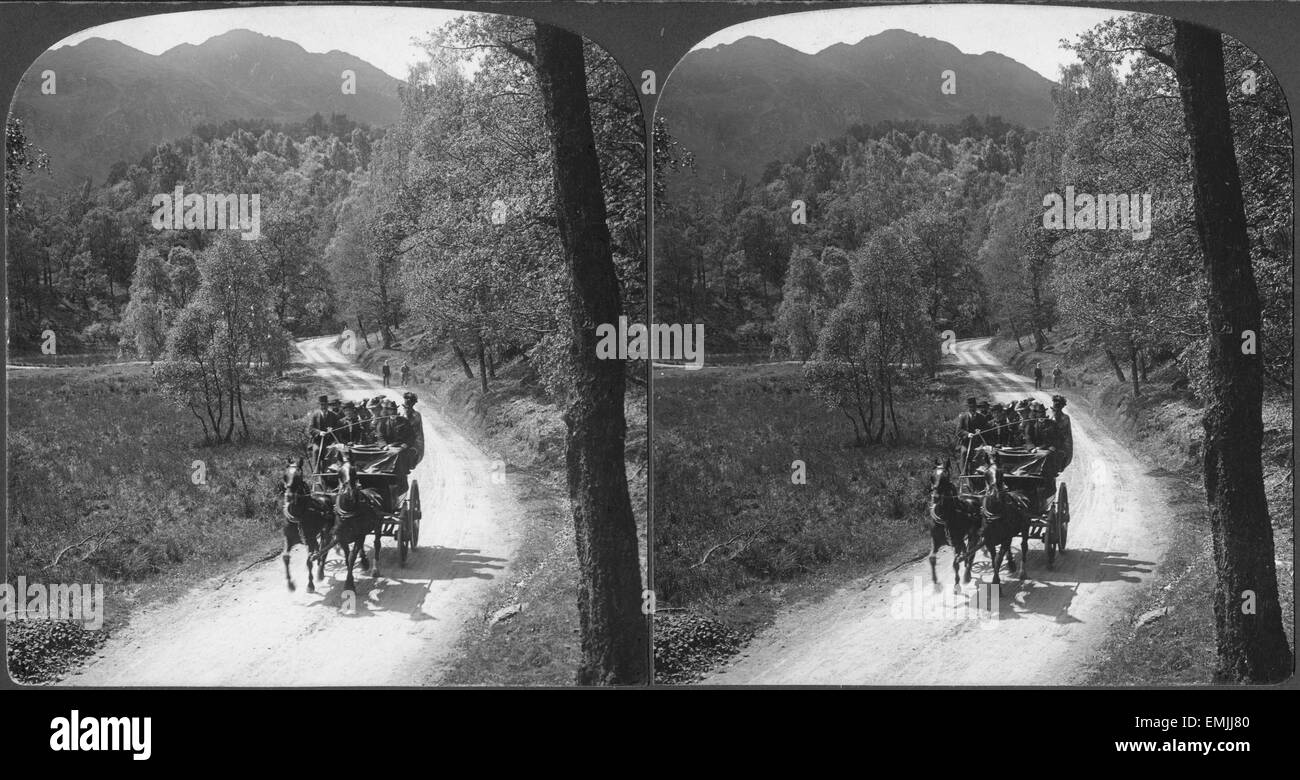 Die Straße durch die Trossachs und Ben Venue, Schottland, Stereo-Karte, ca. 1902 Stockfoto
