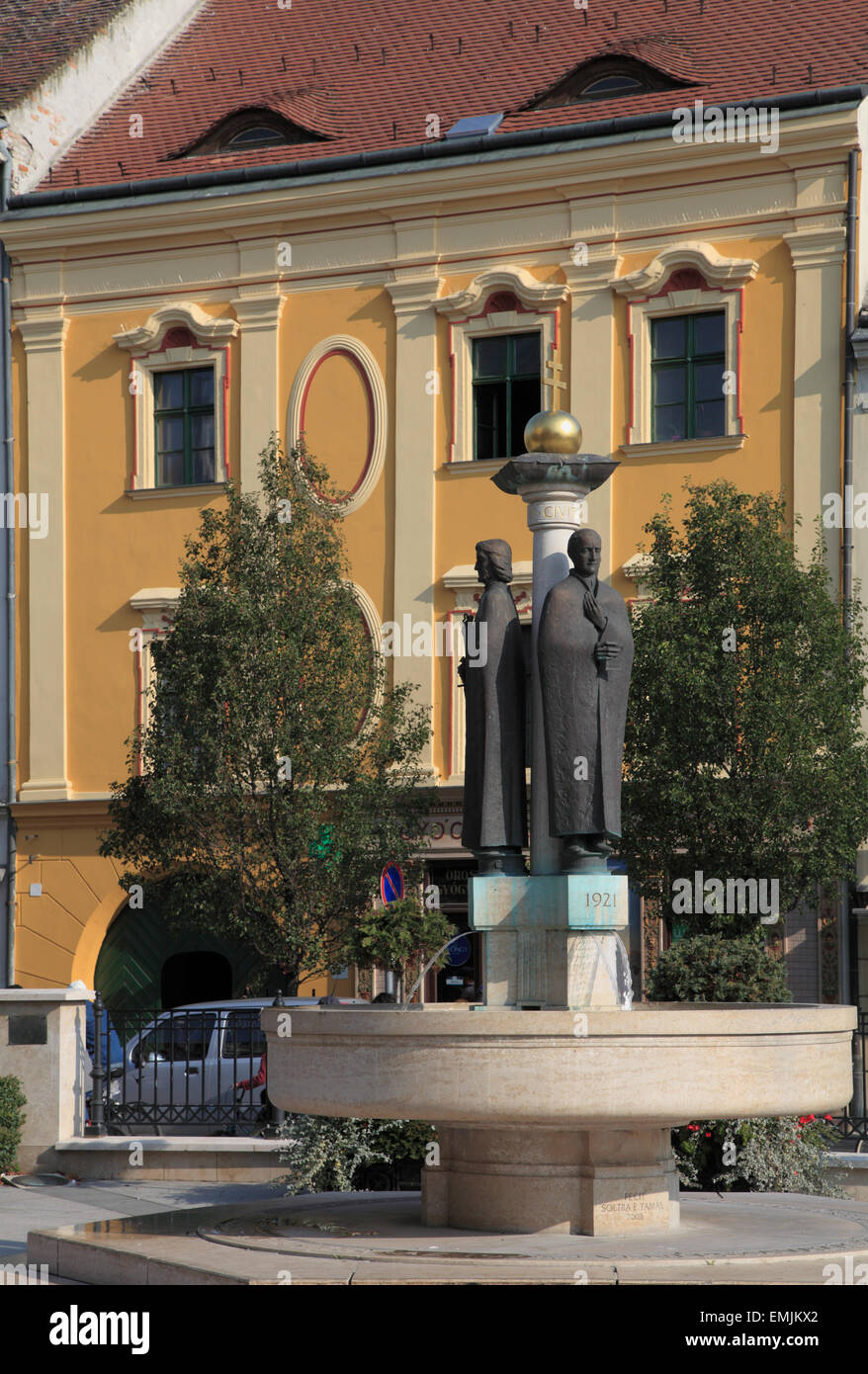 Ungarn Sopron Grabenrunde Brunnen Straßenszene Stockfoto