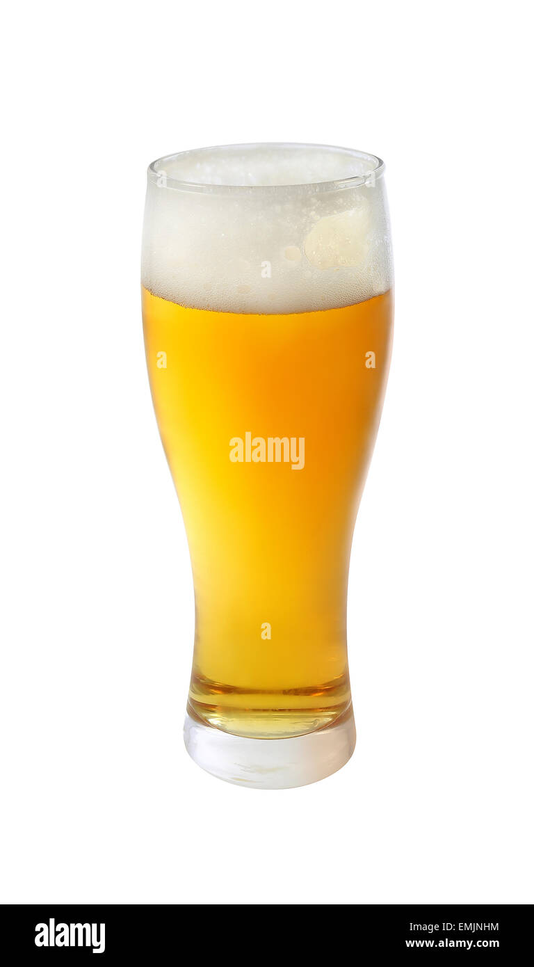 Helles Glas helles Bier auf weißem Hintergrund Stockfoto