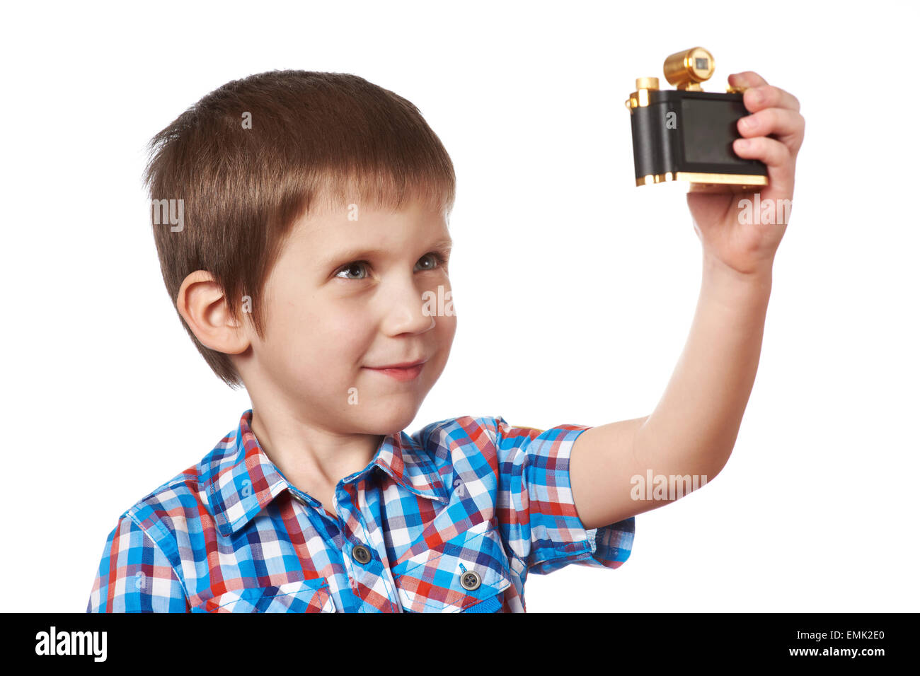 Kleiner Junge selbst fotografieren macht Selfie isoliert Stockfoto