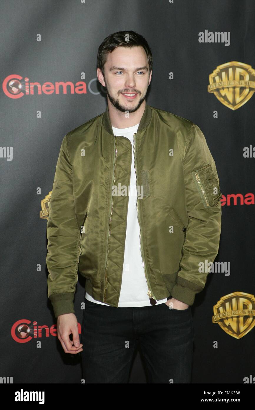 Nicholas Hoult in Anwesenheit für Warner Bros Pictures "The Big Picture" Veranstaltung am CinemaCon 2015, das Kolosseum im Caesars Palace, Las Vegas, NV 21. April 2015. Foto von: James Atoa/Everett Collection Stockfoto