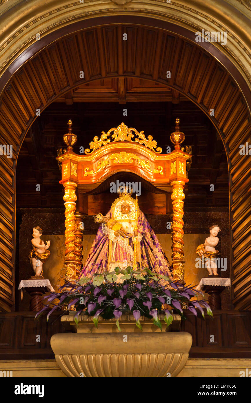 Schutzpatronin der Kanarischen Inseln, Virgen De La Candelaria in der Basilica de Nuestra Senora De La Candelaria auf dem Pilgerweg Stockfoto