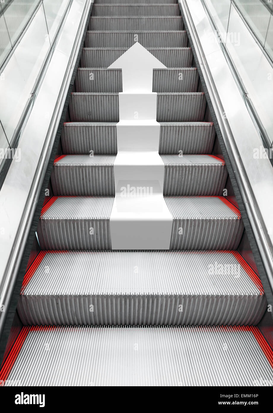 Moderne Metall Rolltreppe mit weißen Pfeil nach oben, perspektivische Wirkung scheint, 3D-Illustration mit Fotohintergrund kombiniert Stockfoto