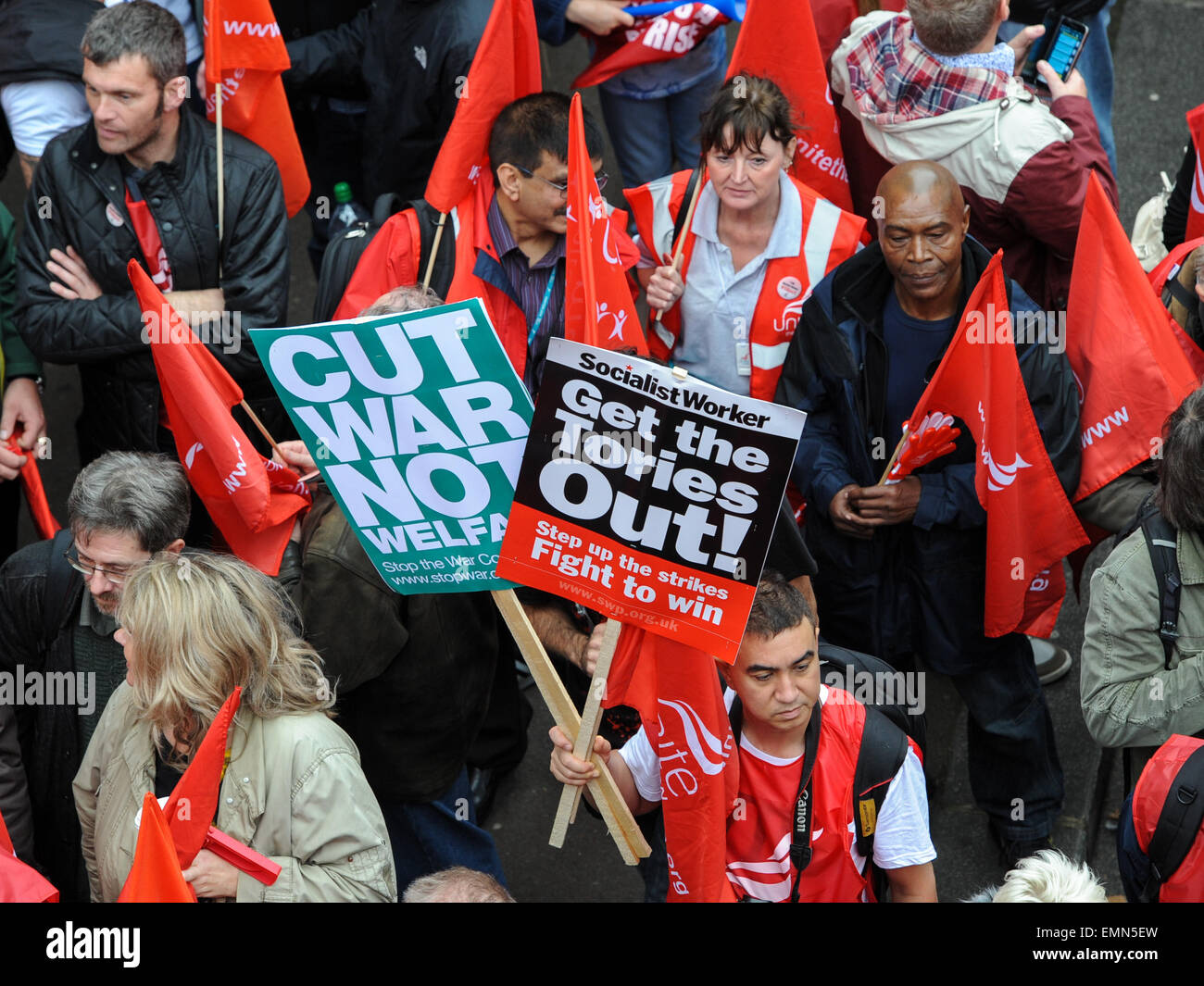 Tausende marschieren während Großbritannien braucht eine Payrise Demonstration im Zentrum von London.  Mitwirkende: Aussicht, Atmosphäre wo: London, Vereinigtes Königreich bei: 18. Oktober 2014 Stockfoto