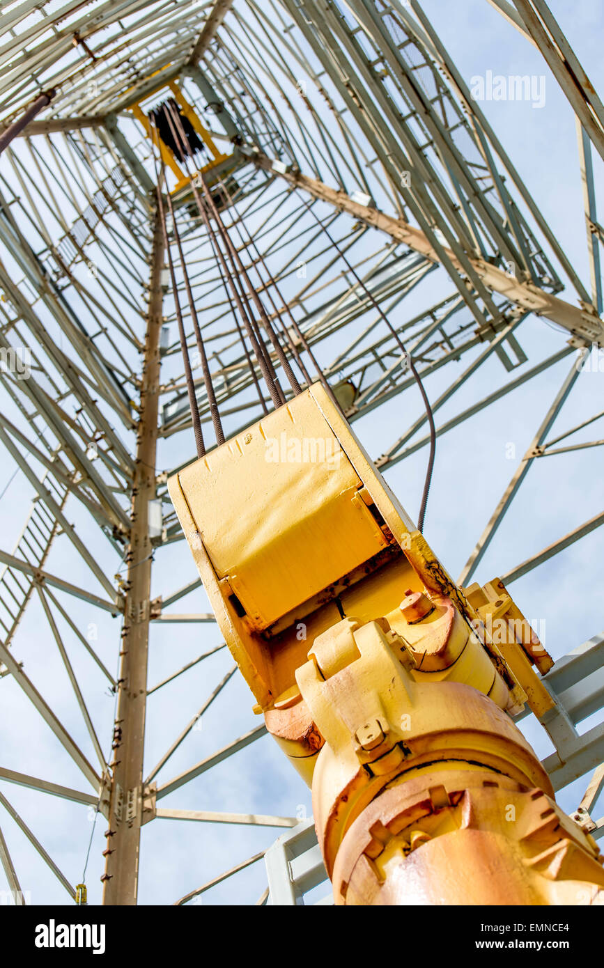 Oil Derrick und Top-Laufwerk zum Ozean Bohren Stockfoto