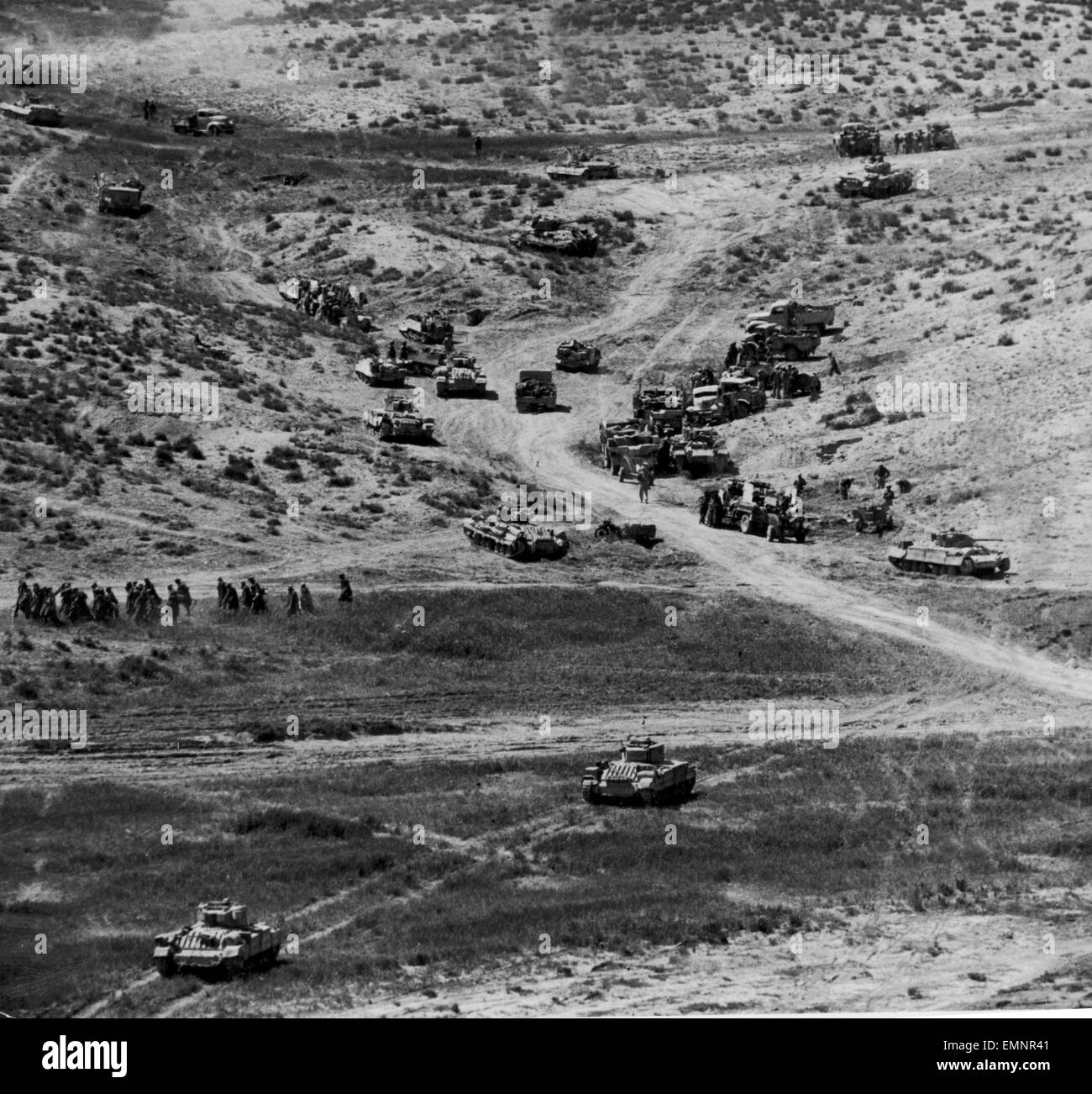 8. Armee durchbrechen bei Gabes Gap. Die Schlacht von Gabes Gap, 10 Meilen nördlich von Gabes in der Oudref Gegend, wo die 8. Armee brach eines Rommels gescheiterten Versuche stehen und fuhr fort, um durch die Linien im Wadi Akarit zu brechen. 6. April 1943 Stockfoto