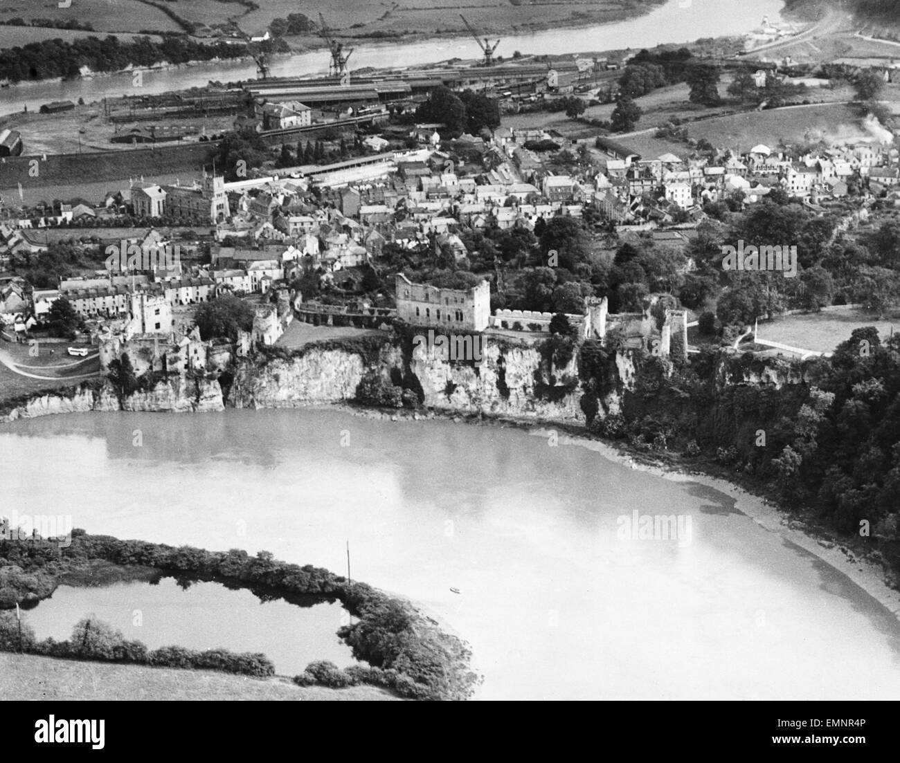 Luftaufnahme von Chepstow Castle. Um 1930 Stockfotografie Alamy