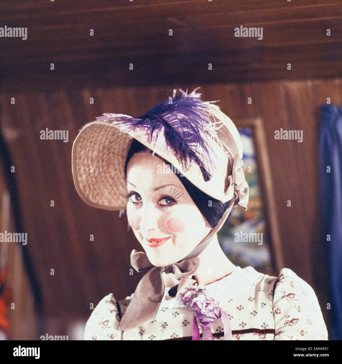 Schauspielerin Una Stubb als Tante Sally in der südlichen Fernsehserie der Worzel Gummidge. Tante Sally war eine lebensgroße Festplatz Puppe und Worzels Femme Fatale. 21. Oktober 1980 Stockfoto