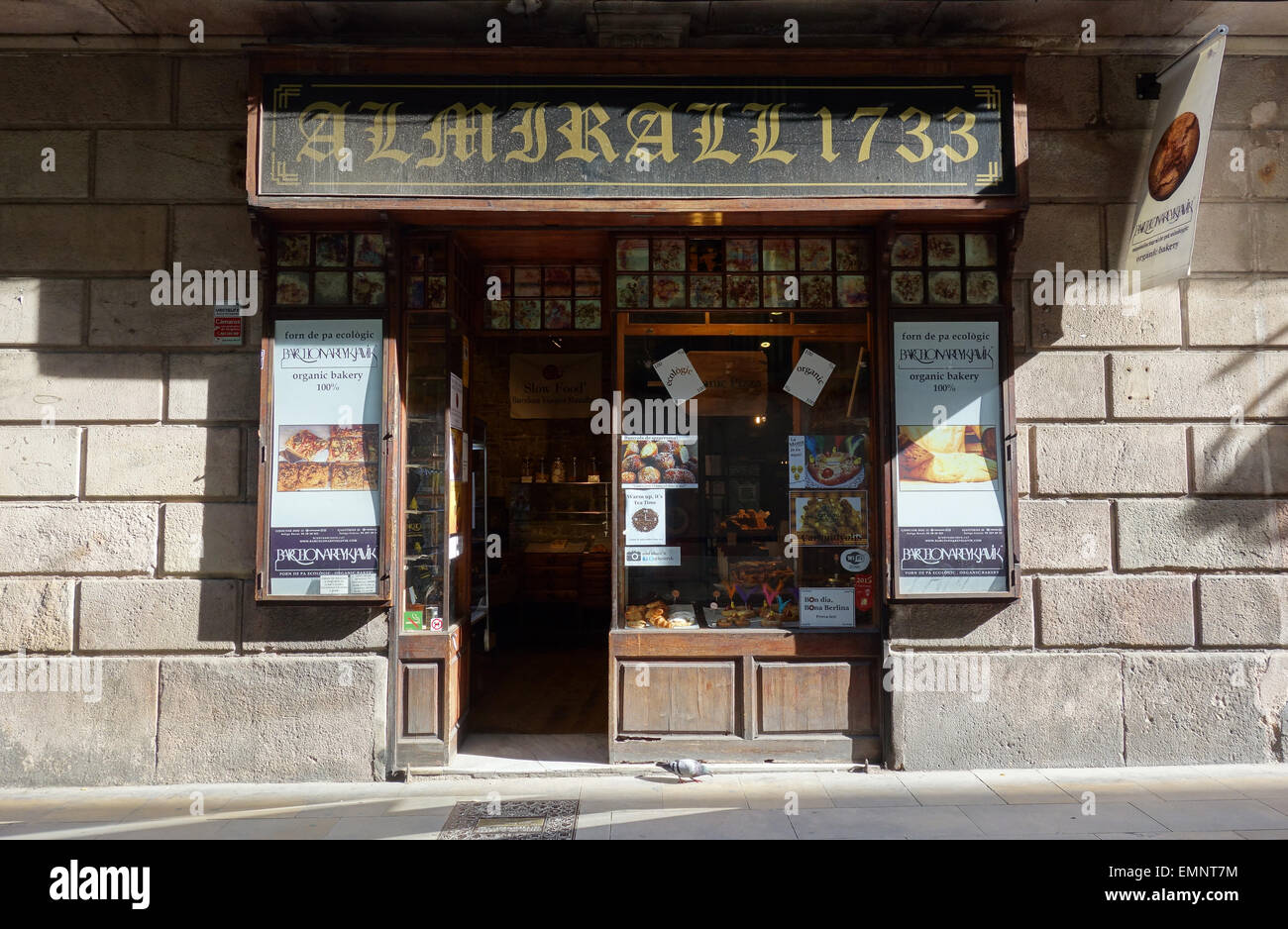 Traditionellen alten shop jetzt eine Bio-Bäckerei in Barcelona, Katalonien, Spanien Stockfoto
