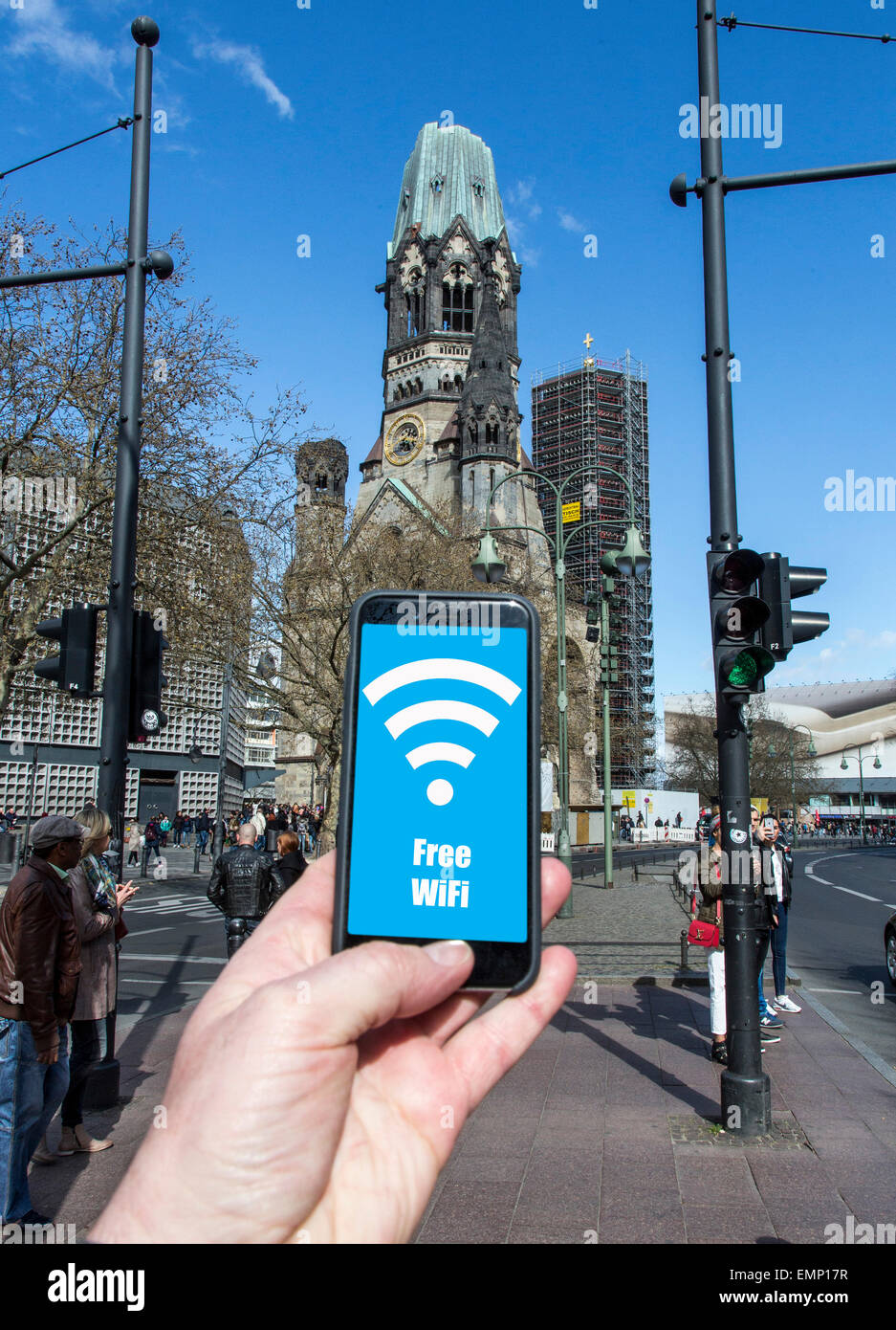 Internet-Verbindung in der Stadt für jedermann, für frei zur Verwendung mit einem Mobilgerät, Berlin, Deutschland Stockfoto