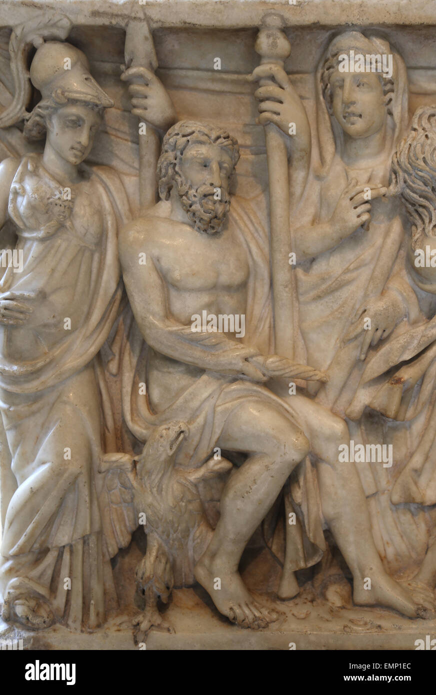 Römischer Sarkophag. 3. JH. N. CHR.. Detail Athenas, Zeus und Hera. Relief. Stockfoto