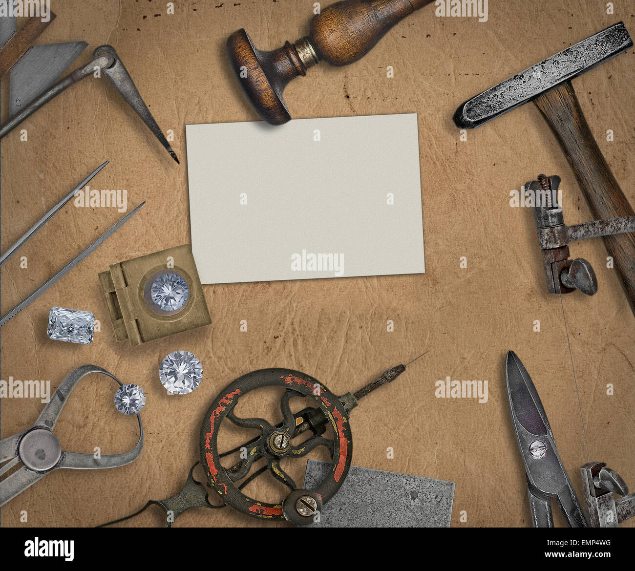 Vintage Juwelier Werkzeuge und Diamanten über Arbeitsbank, Leere Visitenkarte für Ihren text Stockfoto
