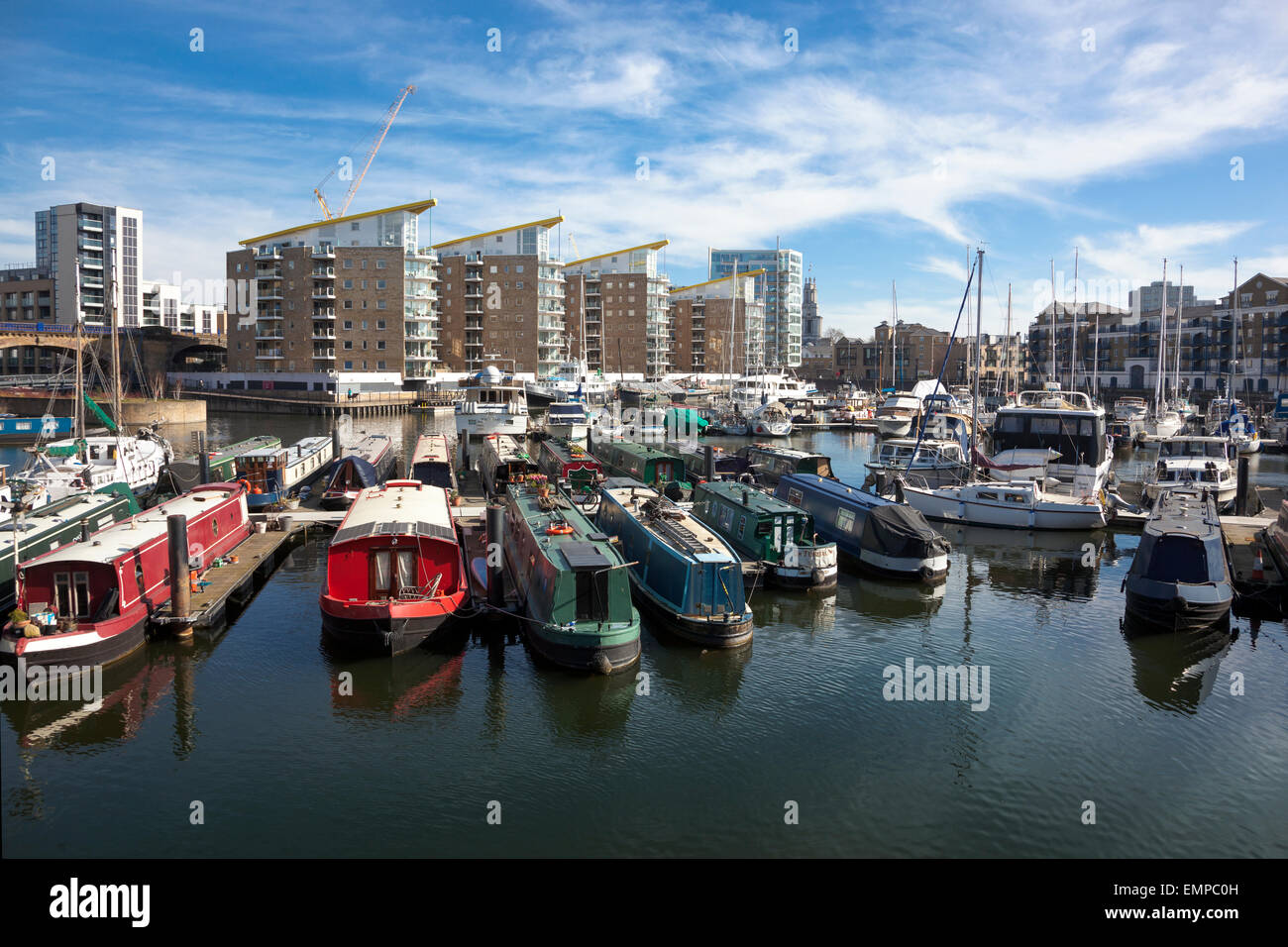 Limehouse Bassin in East London an einem sonnigen Tag Stockfoto