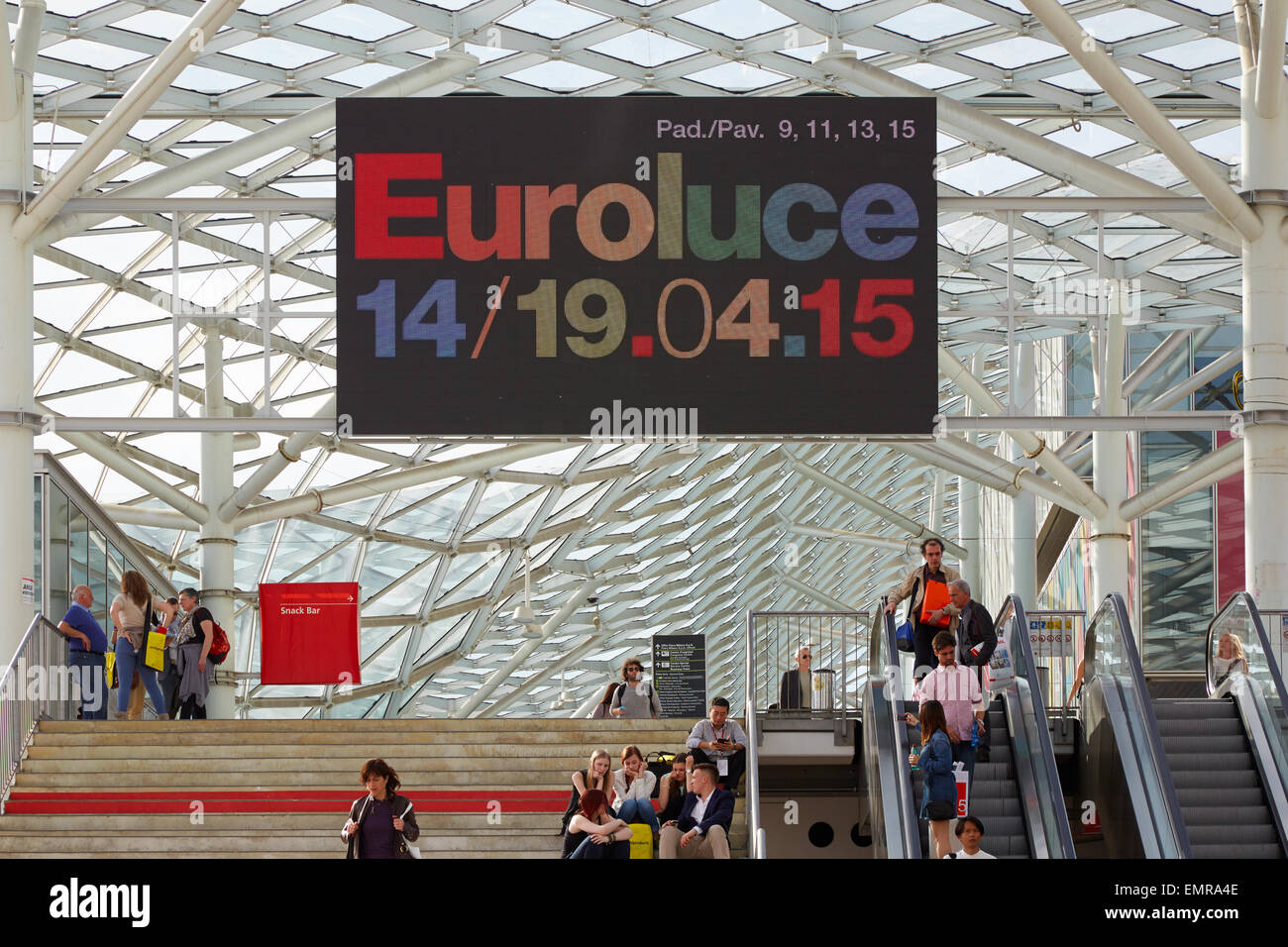 Mailand, Italien - 14. APRIL: Milan Design Week, Euroluce Plakatwand am Salone del Mobile in Mailand am 15. April 2015 eröffnet. Stockfoto