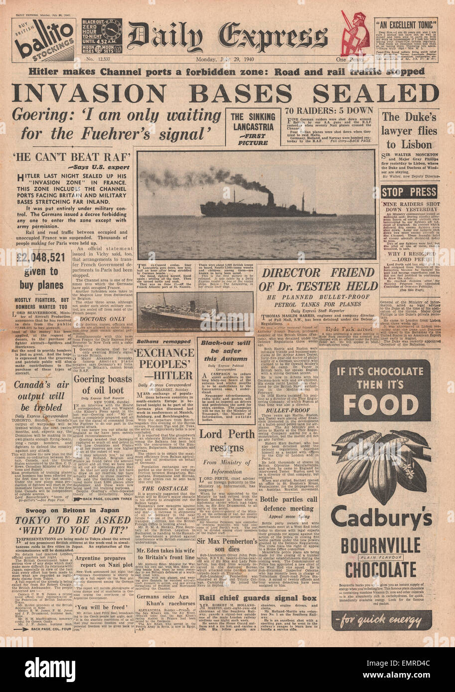 Titelseite 1940 besetzten unbesetzten Bilder vom Untergang der die Lancastria Daily Express France aufgeteilt. Stockfoto
