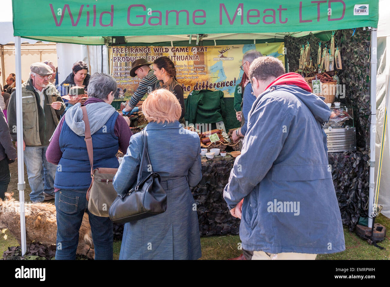 Ein Stall zu verkaufen Wildfleisch Spiel auf Framlingham Castle Country Show in Framlingham, Suffolk, England, Großbritannien, Uk Stockfoto
