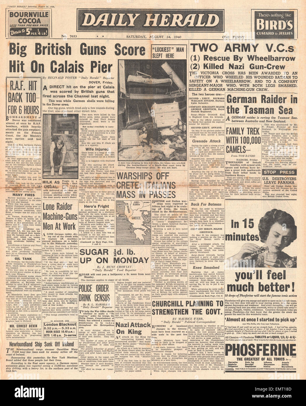 1940-Titelseite Daily Herald Guns RAF Bombe Calais Richard Annand George Gristock sind das Victoria-Kreuz ausgezeichnet Stockfoto