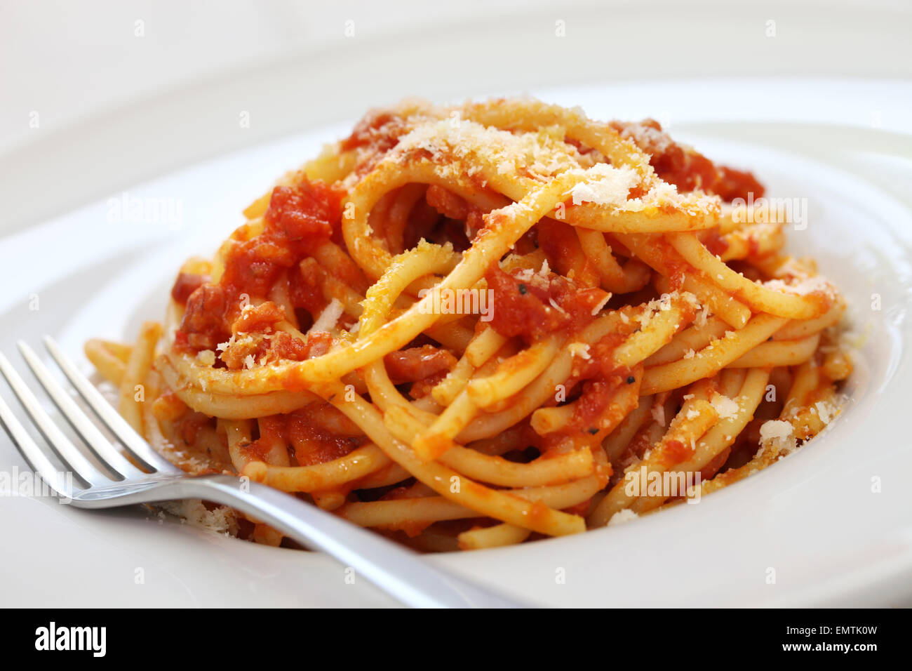 Bucatini Alla Amatriciana, italienische Tomaten-Sauce Nudeln Stockfoto