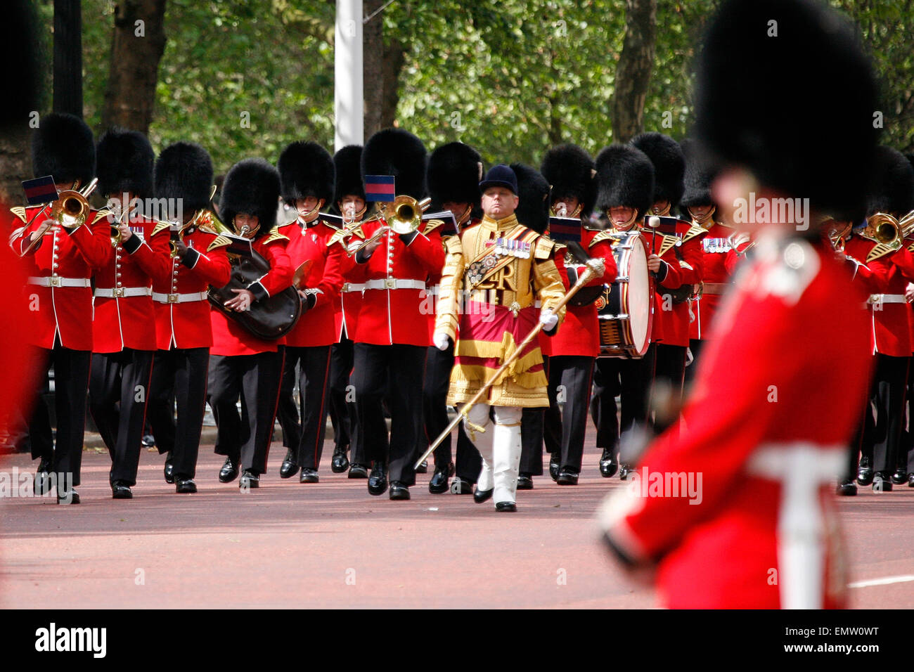 London, UK - 16. Juni 2012: Queen es Bands bei Queen es Birthday Parade. -Feiern Königin von Queens Birthday Parade statt Stockfoto