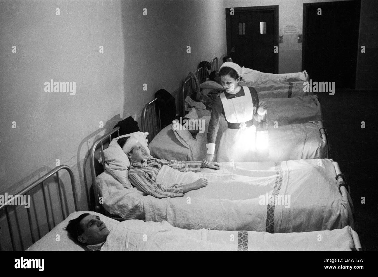 Szenen am Westminster Hospital am Heiligabend 1940. 24. Dezember 1940 Stockfoto