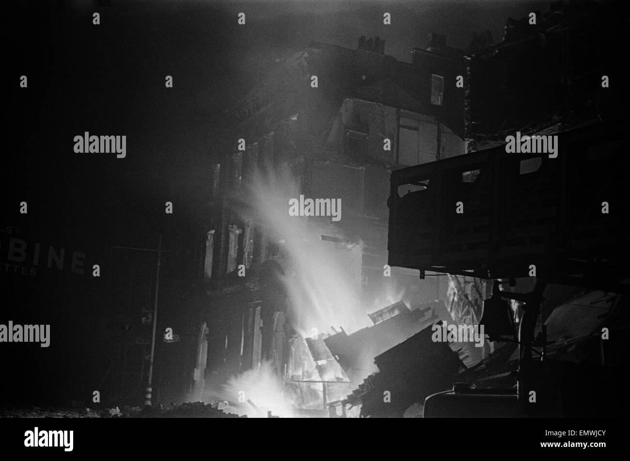 Brände in Waterloo beim 2. Brand von London, 29. Dezember 1940. Stockfoto