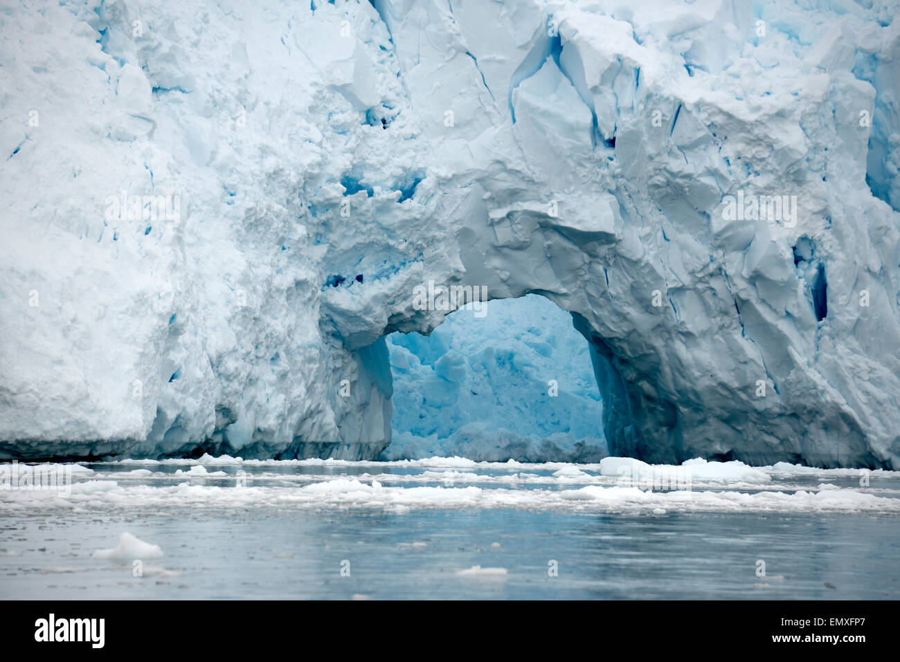 Eis-Bogen Paradise Bay antarktischen Halbinsel Antarktis Stockfoto