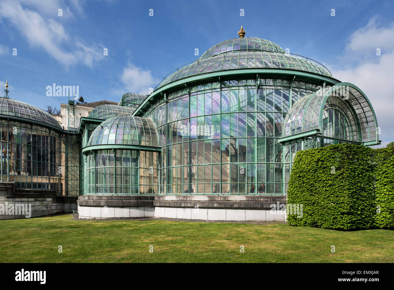 Königlichen Gewächshäuser von Laeken im Art Nouveau Stil, entworfen von Alphonse Balat in den Park des königlichen Palastes, Brüssel, Belgien Stockfoto