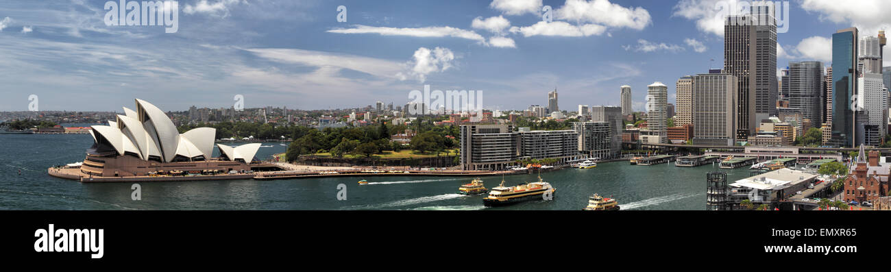 Panorama von Sydney Cove und der Hafen von Sydney, Australien, Blick auf die Skyline von Sydney und das Sydney Opera House. Gesehenen fr Stockfoto