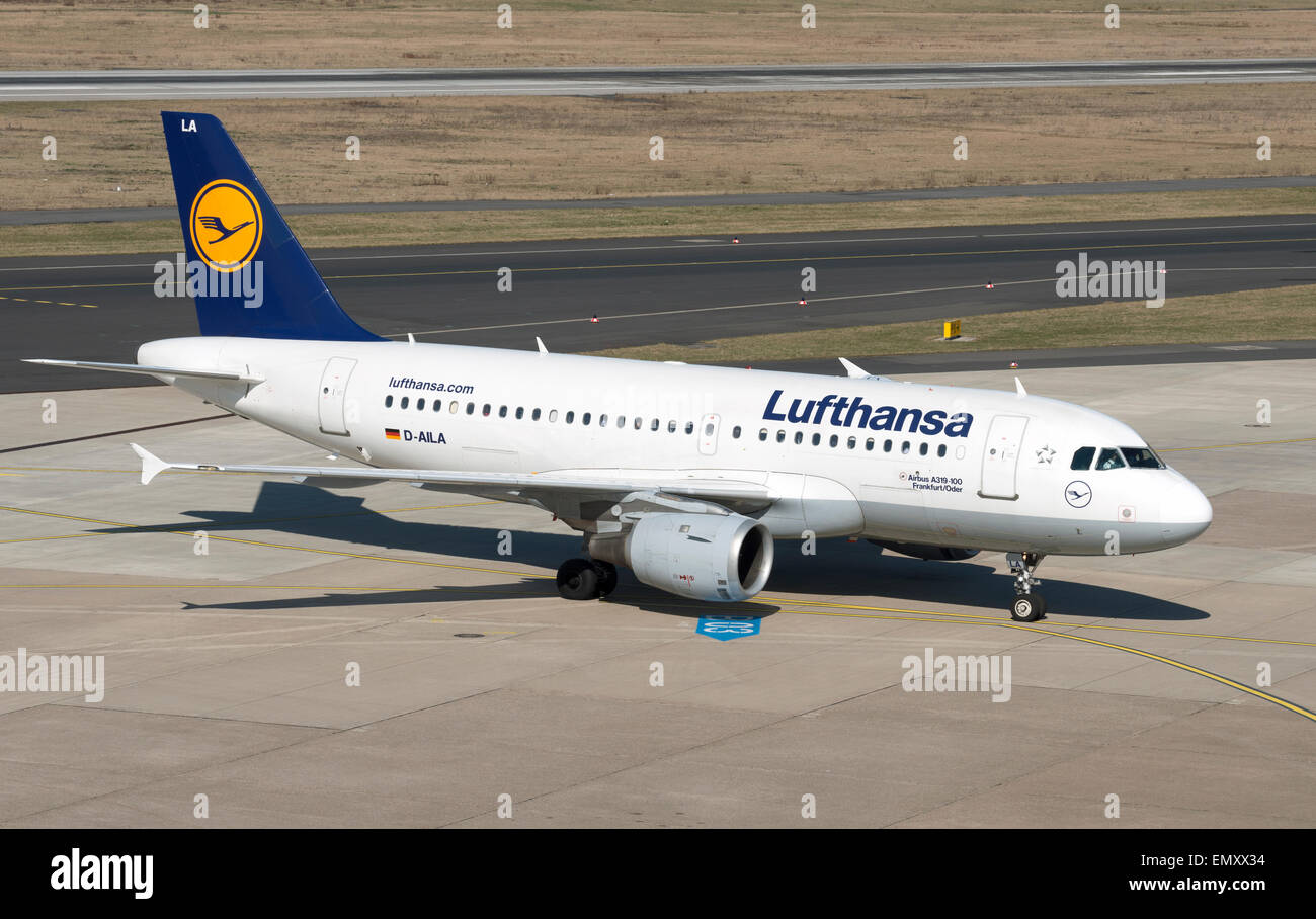 Lufthansa Airbus A319-100 Frankfurt Oder Düsseldorf International Airport Deutschland Stockfoto