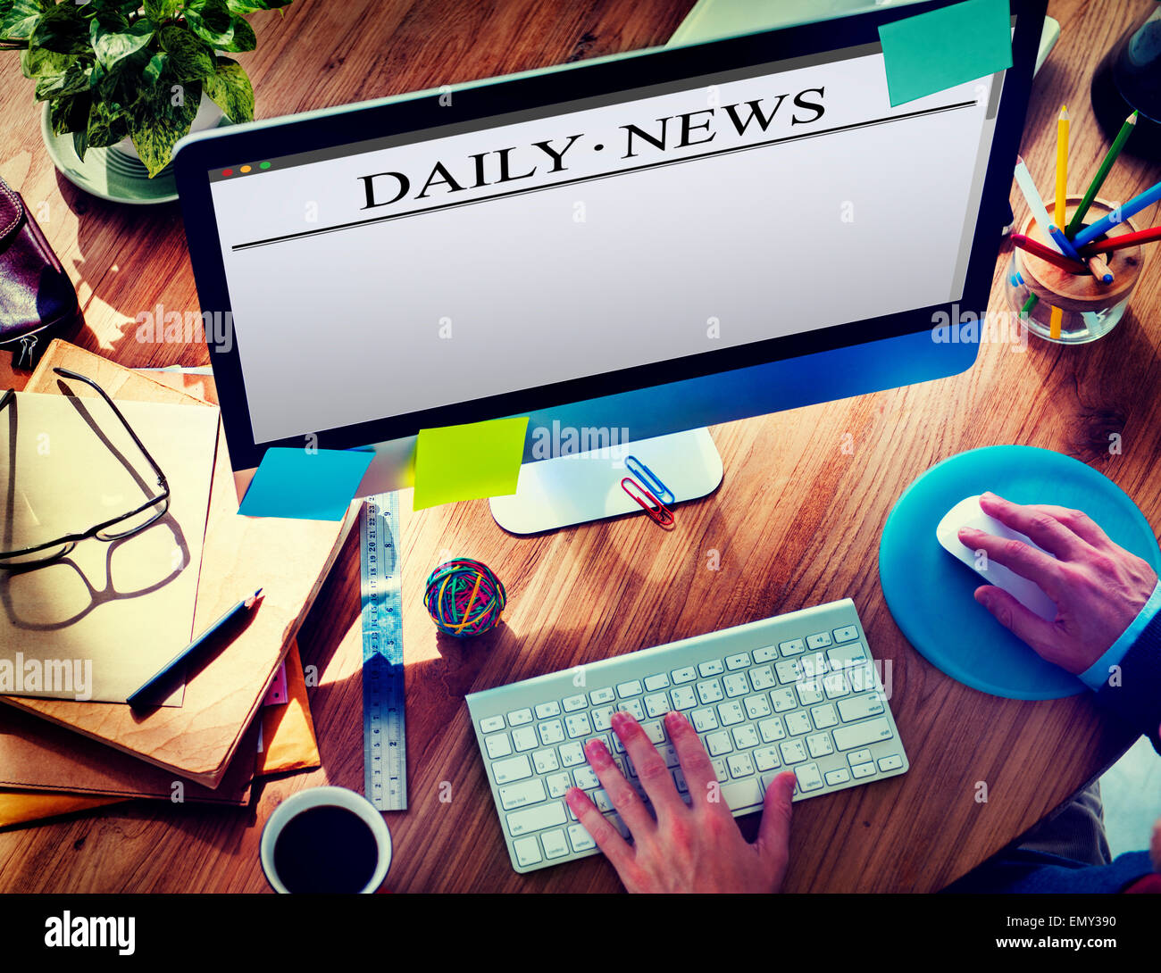 Digital Internet Online-tägliche News-Konzept Stockfoto